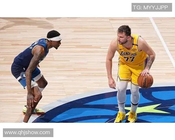 😂东契奇当年和雷迪克当队友的时候都是我在拖着他打球 😂东契奇当年和雷迪克当队友的时候都是我在拖着他打球