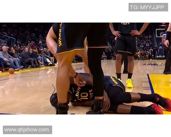 巴特勒右膝受伤痛苦倒地！勇士对阵热火比赛中核心球员无奈退赛